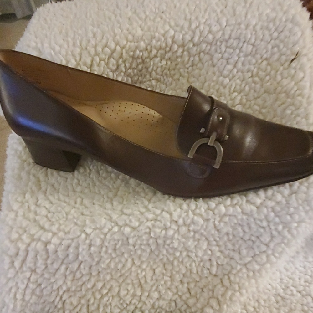 Shoes - Picture 3 of 3